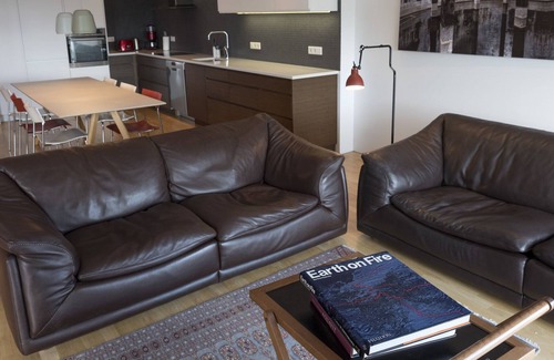 Vesturbær Apartment | Luxury apartment with a view of the harbour