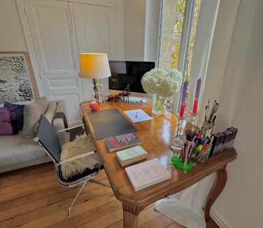 Quartier du Gros-Caillou Apartment | Luxury Apartment with a view of the Eiffel Tower