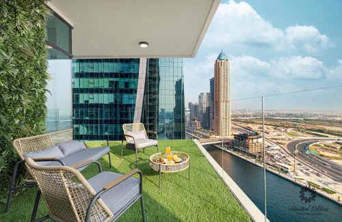 Downtown Dubai Apartment | Luxury Apartments - Urban Oasis by Missoni - Business Bay - Canal View - 10 Minutes from Dubai Mall Burj Khalifa