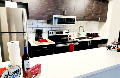 Las Vegas Apartment | Luxury Apt- 1 mile from Strip