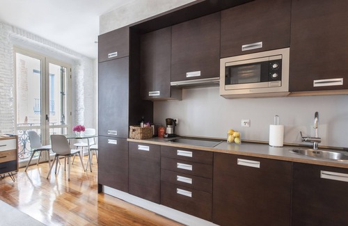 Huertas Apartment | Luxury Apt. Central Madrid. Barrio Letras, Steps to Museums, Plazas and GranVia