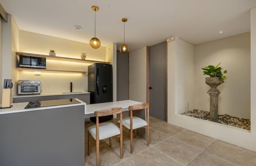 Envigado Apartment | Luxury Apt in Alto Palmas with private Bathtub