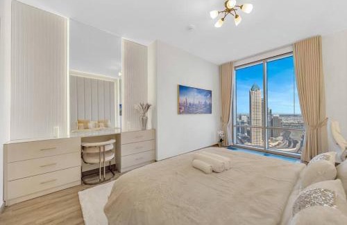 Business Bay Apartment | Luxury Apt in Business Bay Water canal view