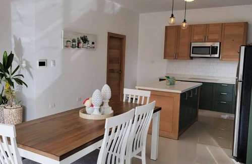 Los Brazos Apartment | Luxury Apt w/Pool 5-min Walk to Beach & Ocean World