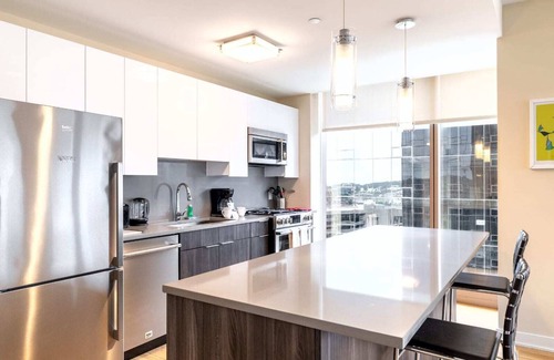 Downtown Apartment | Luxury Apt with Gym Downtown