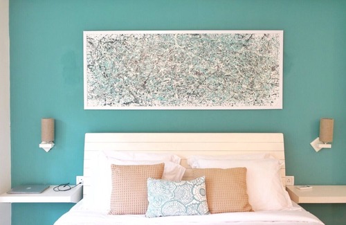 Siolim Apartment | Luxury art-themed apartment: The Abstract Suite