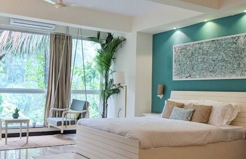 Siolim Apartment | Luxury art-themed apartment: The Abstract Suite