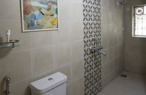 Siolim Apartment | Luxury art-themed apartment: The Abstract Suite