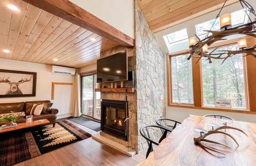 Bartlett House | Luxury Attitash Mountainside Home, Rivers + Mtns!