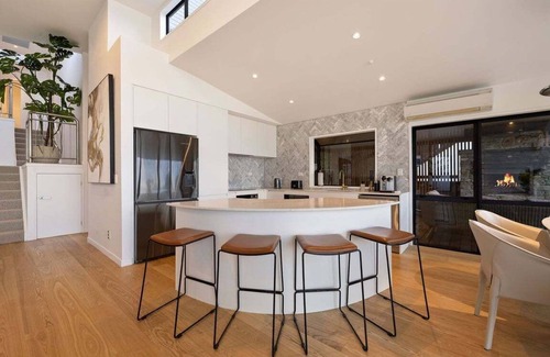 Fernhill House | Luxury Away - Sumview- Hot Tub-Free Parking-BBQ