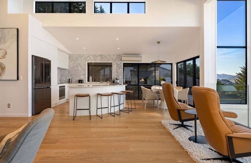 Fernhill House | Luxury Away - Sumview- Hot Tub-Free Parking-BBQ