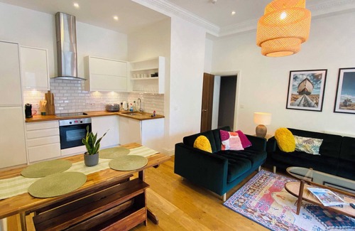 Folkestone Apartment | Luxury balcony apartment in Folkestones west end