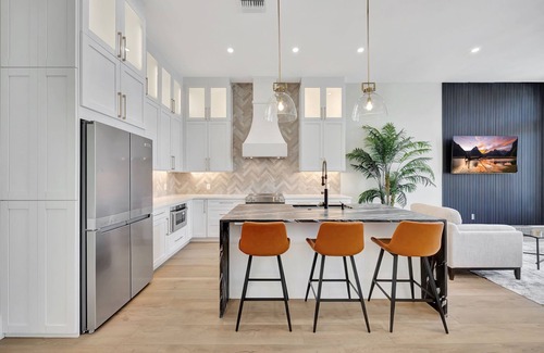 Dunedin House | Luxury Balcony/Yard/Grill- Downtown, New Townhome!