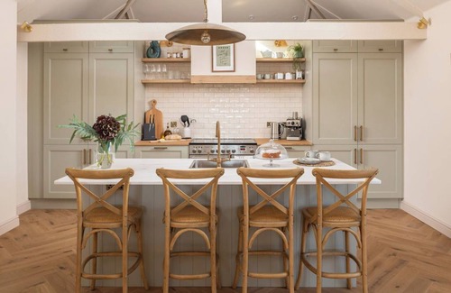 Stamford House | Luxury barn conversion is centre of historic Stamford