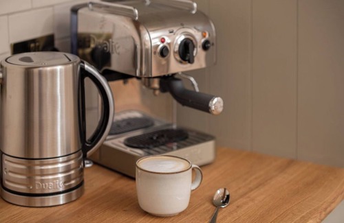 Stamford House | Luxury barn conversion is centre of historic Stamford