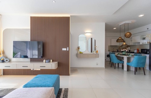 Uswetakeiyawa Condo | Luxury Beach front Apartment - Stunning Views - Sheki Sands