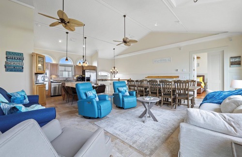 Southpointe House | Luxury BEACH FRONT Home - Available October 1 - 8! - Beautiful Views