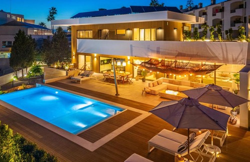Areias de Sao Joao Villa | Luxury Beach Villa - Casa do Forte- Infinity Pool sea view- Beach walking distance by DreamvillasAlbufeira