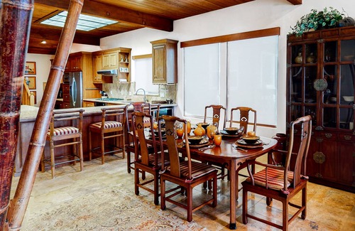 South Oceanside House | Luxury Beachfront Getaway: Stylish Home with Balcony, Firepit & Ocean Views