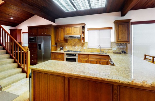 South Oceanside House | Luxury Beachfront Getaway: Stylish Home with Balcony, Firepit & Ocean Views