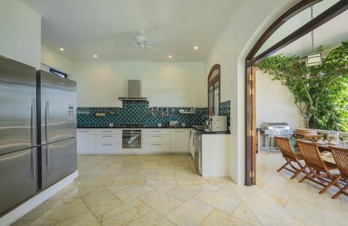 Wichit Villa | Luxury Beachfront Hai Leng Villa