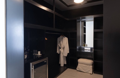 Reeds Bay Villa | Luxury Beachfront Villa - Cook & Housekeeper included