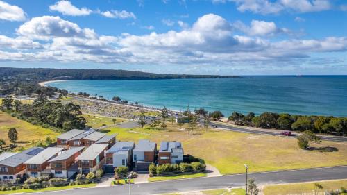 Eden House | Luxury Beachfront Waves, Sand & Wine Nights