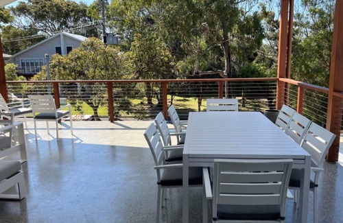 Hawks Nest Apartment | Luxury Beachside Apartment