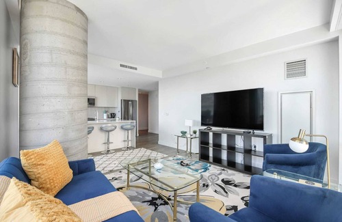 West Fens Apartment | Luxury Boston Apartment