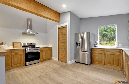 Alyeska House | Luxury brand new 4 Bed 5 Bath modern comtempary home