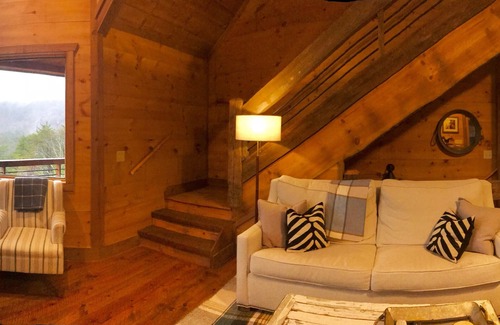 Blue Ridge Cabin | Luxury cabin! Designer decorated. Incredible views! Amazing sunrise! Secluded!