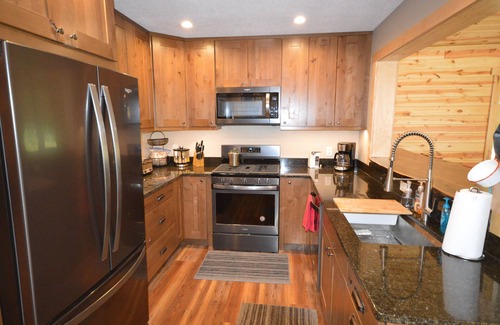 Mayfield House | Luxury Cabin Near Boardman River and Brown Bridge Quiet Area!