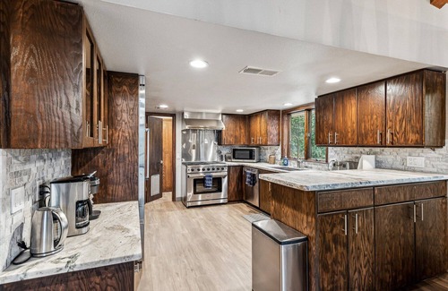 Sedona House | Luxury Cabin on the Creek with Red Rocks View