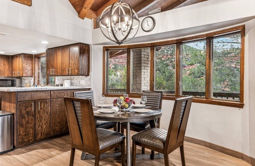 Sedona House | Luxury Cabin on the Creek with Red Rocks View
