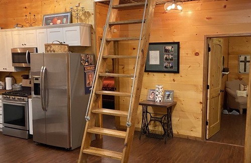Mittie Cabin | Luxury cabin retreat in the woods.