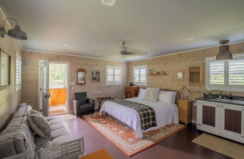 Livingston Manor Resort | Luxury Cabin with Waterfront View