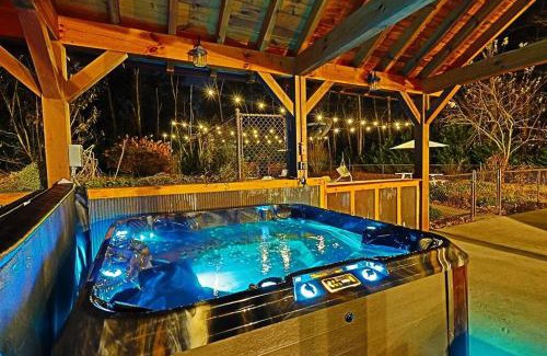 Morganton Villa | Luxury Cabin with Heated Pool, Hot-Tub & Deluxe Outdoors