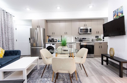 Kingman Park Bed & Breakfast | Luxury Capitol Hill Retreat with In-House Services