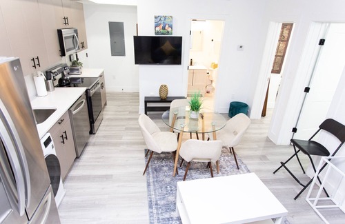 Kingman Park Bed & Breakfast | Luxury Capitol Hill Retreat with In-House Services