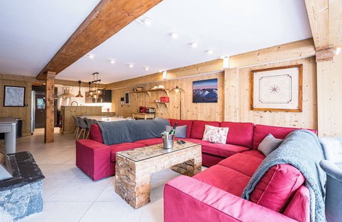 Les Bruyeres Ski Chalet | Luxury catered ski in ski out chalet