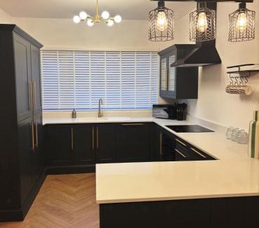 Neath House | Luxury Center Neath Stay