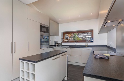 Avoriaz Ski Chalet | Luxury chalet for 12, sauna, fireplace, included services