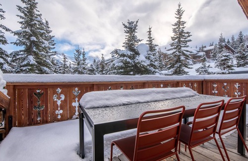 Courchevel Ski Chalet | Luxury Chalet in Courchevel with Pool, Hammam and Sauna