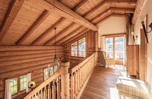 Ruhpolding Apartment | Luxury chalet natural log cabin, 165sqm, 3 bedrooms, 2 bathrooms, fireplace, terrace with jacuzzi