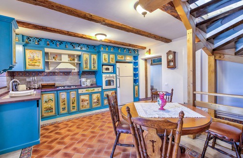 Vladeni Ski Chalet | Luxury Chalet with private swimmingpool located in residential Saxon area