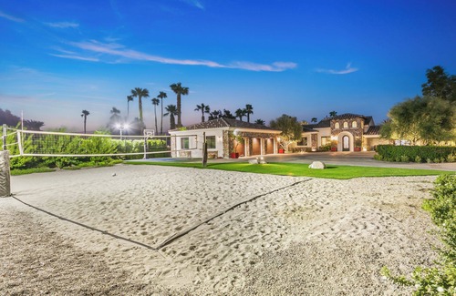 Bermuda Dunes House | Luxury,Cinema,Basketball,Volleyball, Pickleball, Putting Green,Ping Ping,1 acre