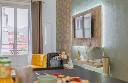 Quartier Chorier-Berriat Apartment | Luxury Cinephile - Netflix - 2 Balcons - Garage - Mini bar de Luxe