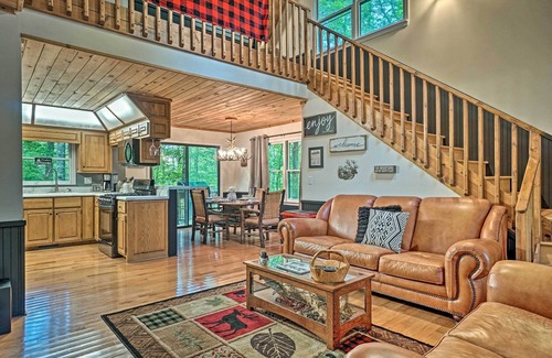 Clayton Cabin | Luxury Clayton Cabin w/Expansive Deck & Grill!