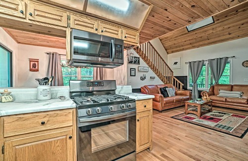 Clayton Cabin | Luxury Clayton Cabin w/Expansive Deck & Grill!