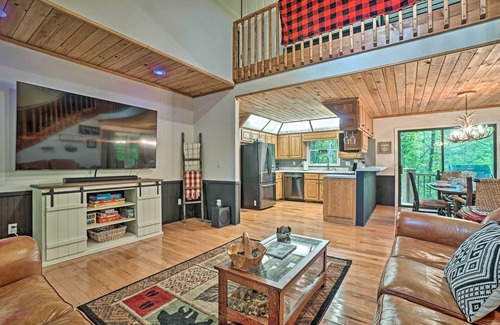 Clayton Cabin | Luxury Clayton Cabin w/Expansive Deck & Grill!